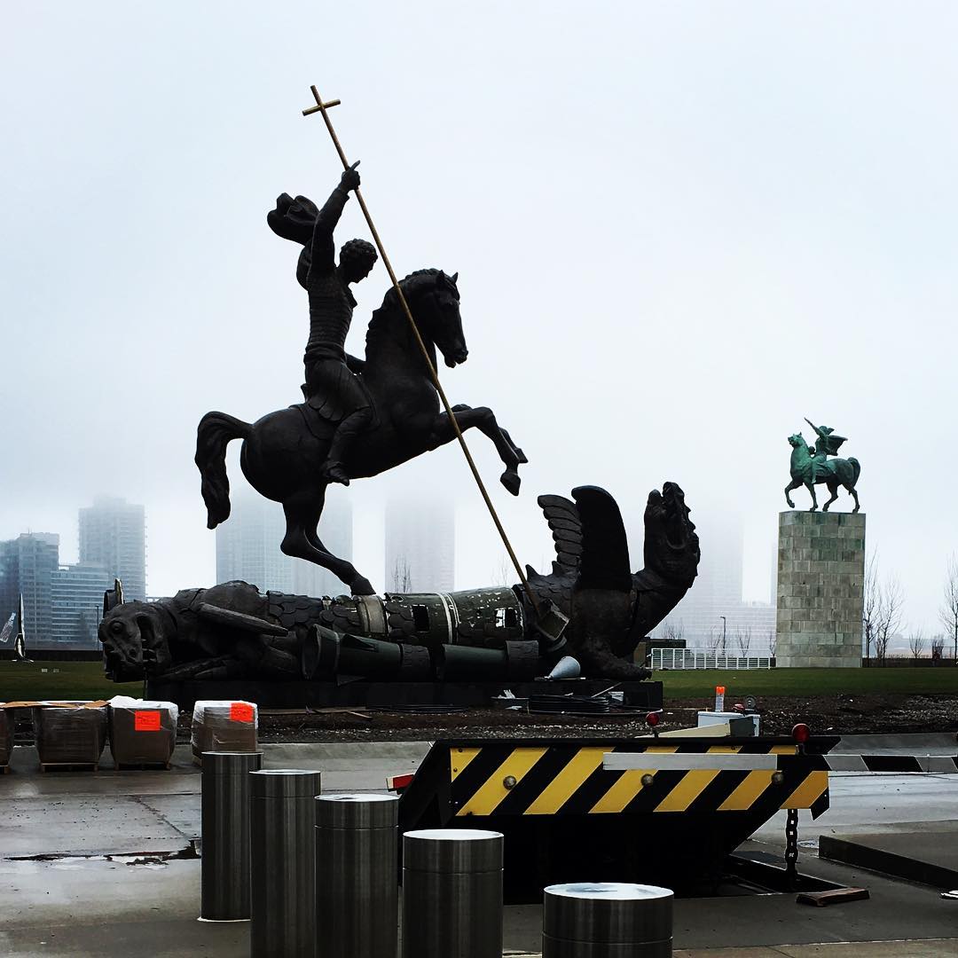 This image has an empty alt attribute; its file name is preview