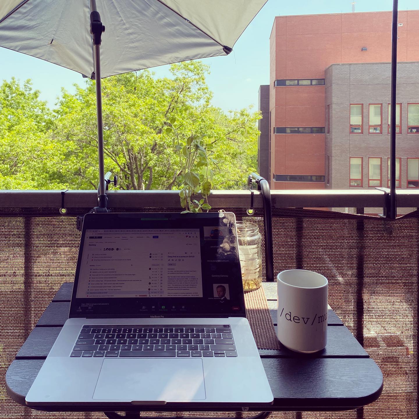 This image has an empty alt attribute; its file name is preview