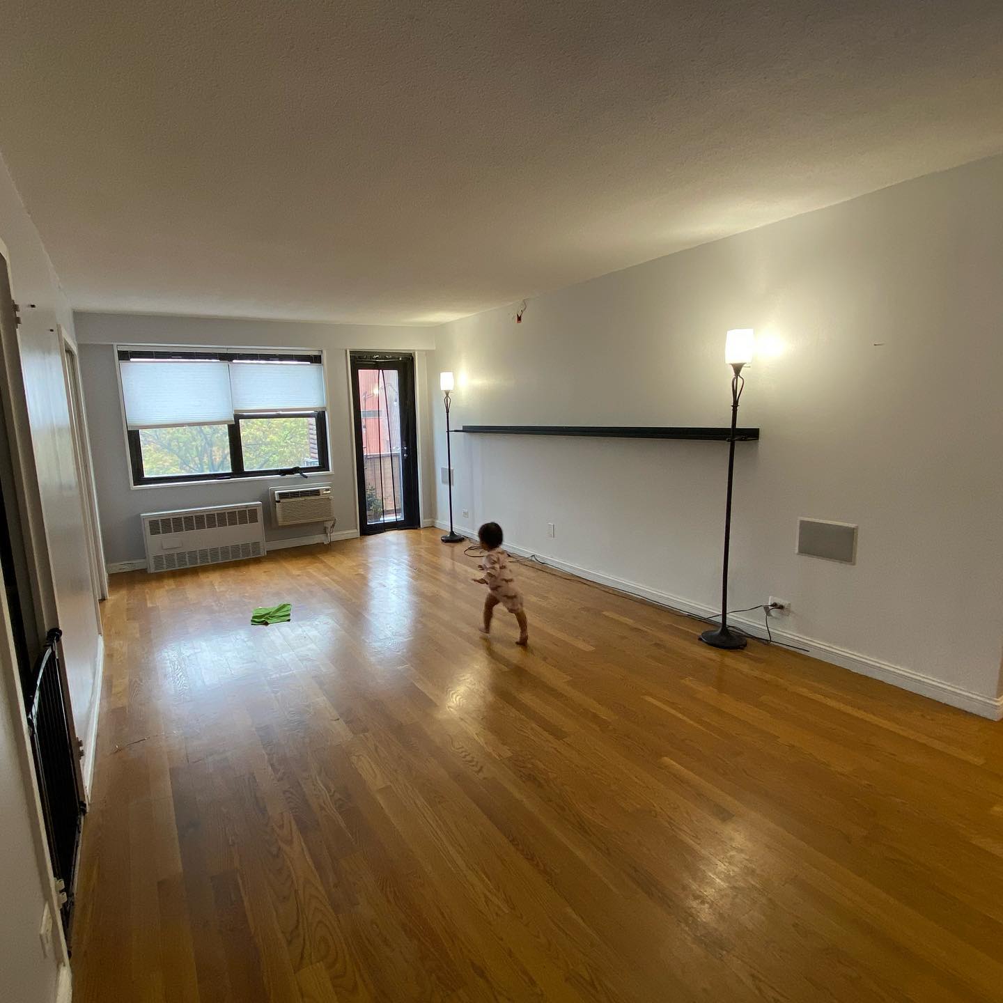 This image has an empty alt attribute; its file name is preview