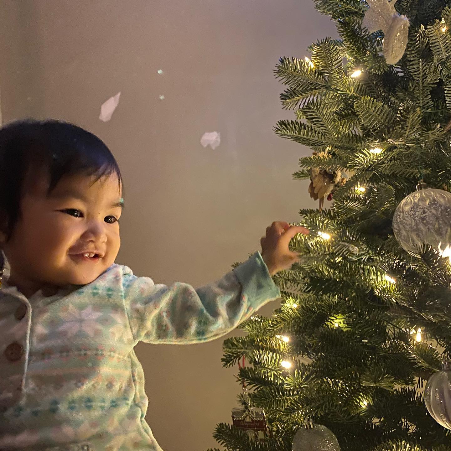 This image has an empty alt attribute; its file name is preview