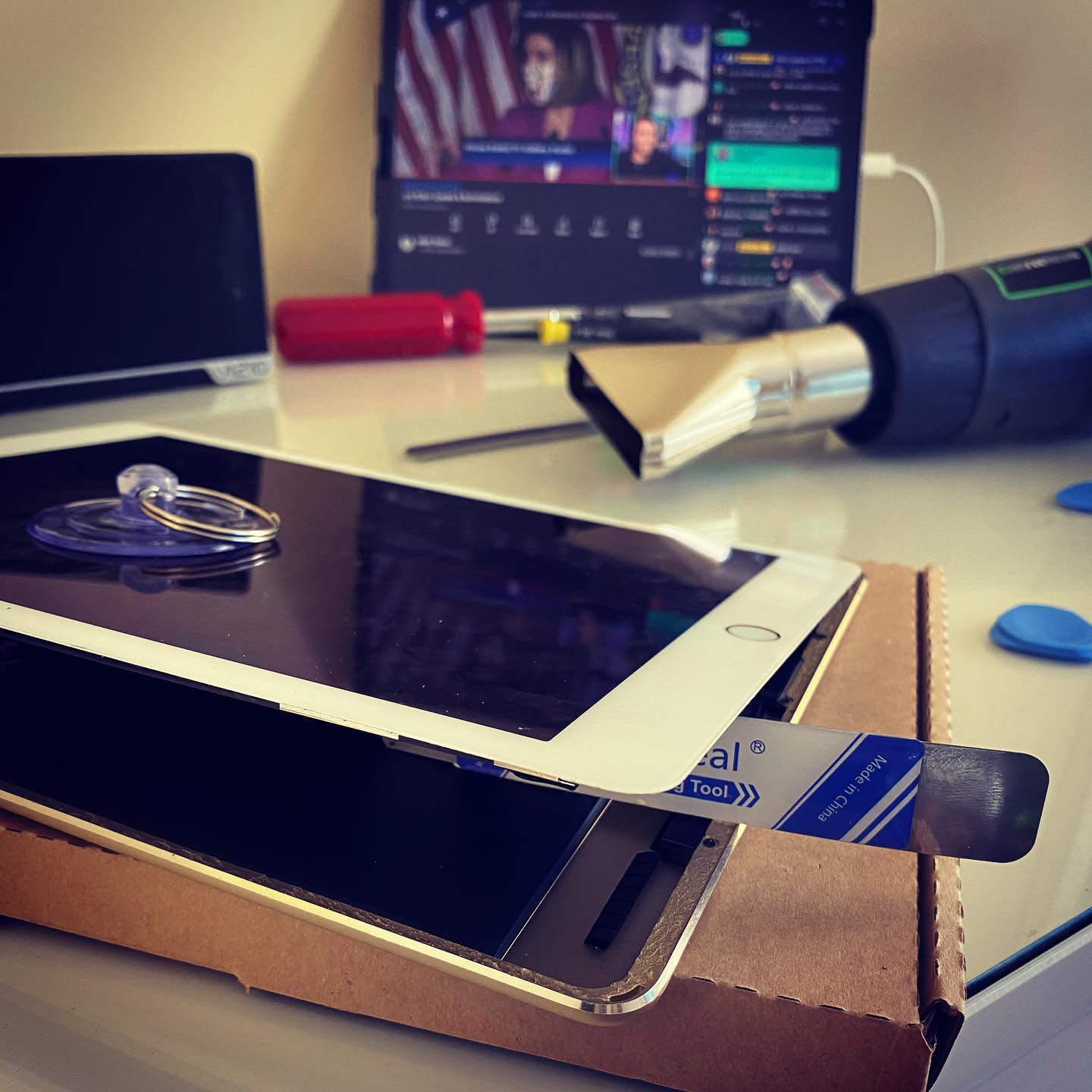 This image has an empty alt attribute; its file name is preview