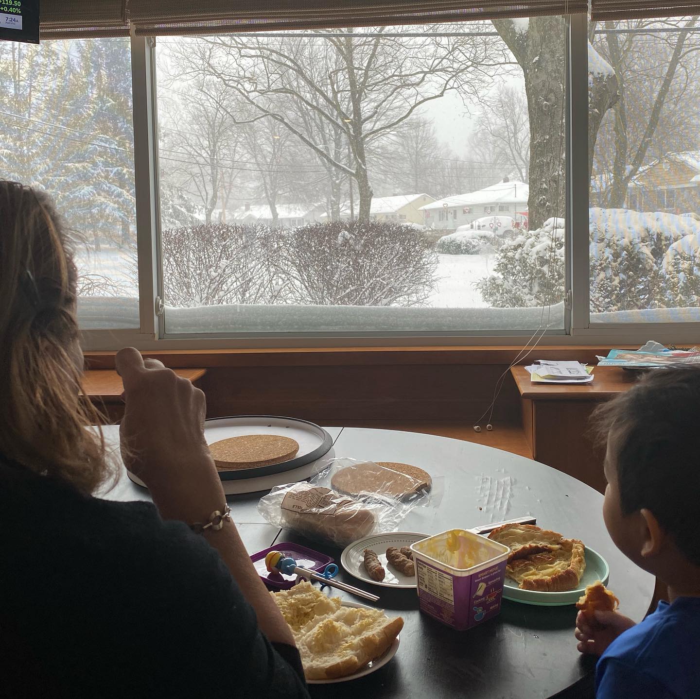 This image has an empty alt attribute; its file name is preview