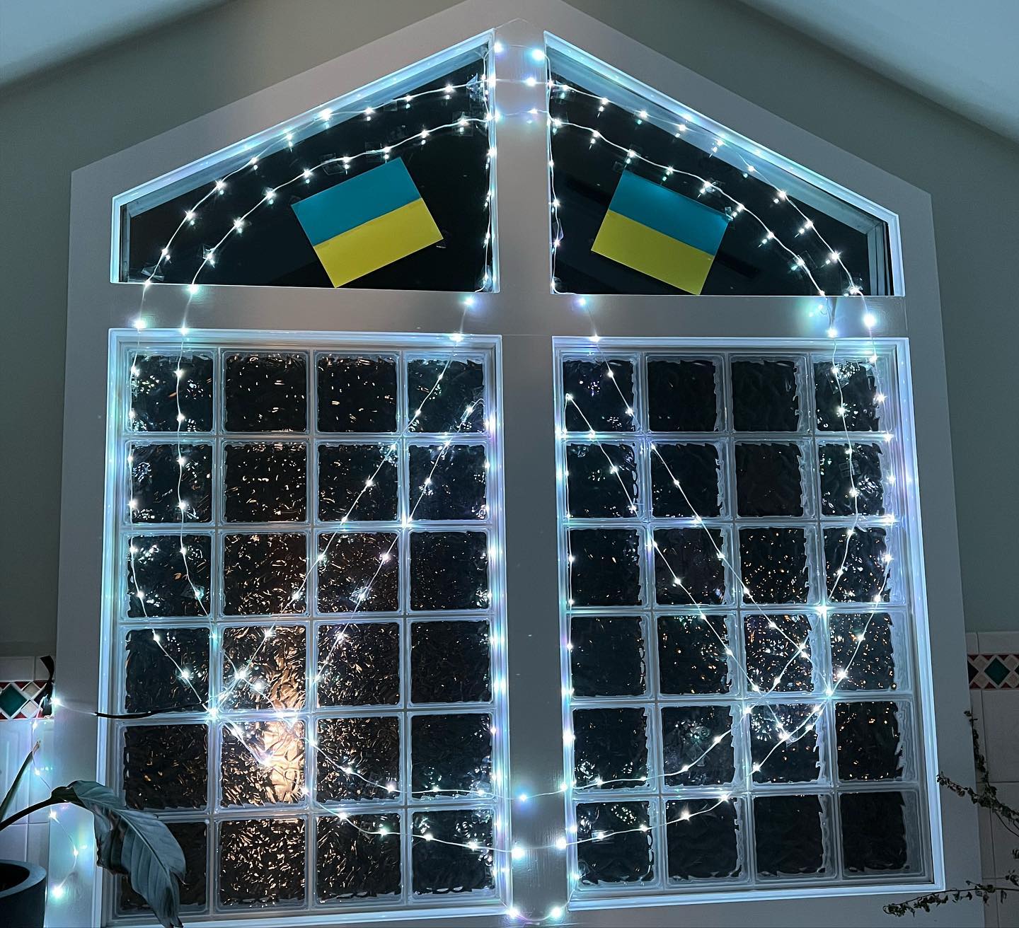 This image has an empty alt attribute; its file name is preview