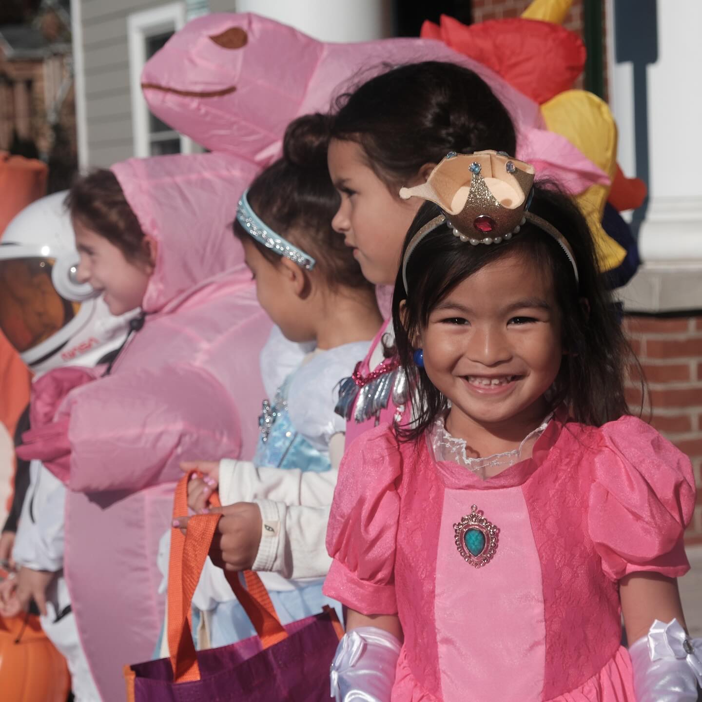 This image has an empty alt attribute; its file name is preview